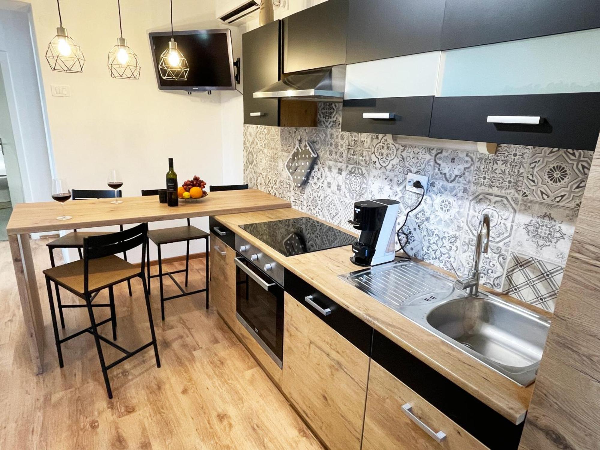 Cute Apartment In Rijeka Near Beach With Parking 外观 照片